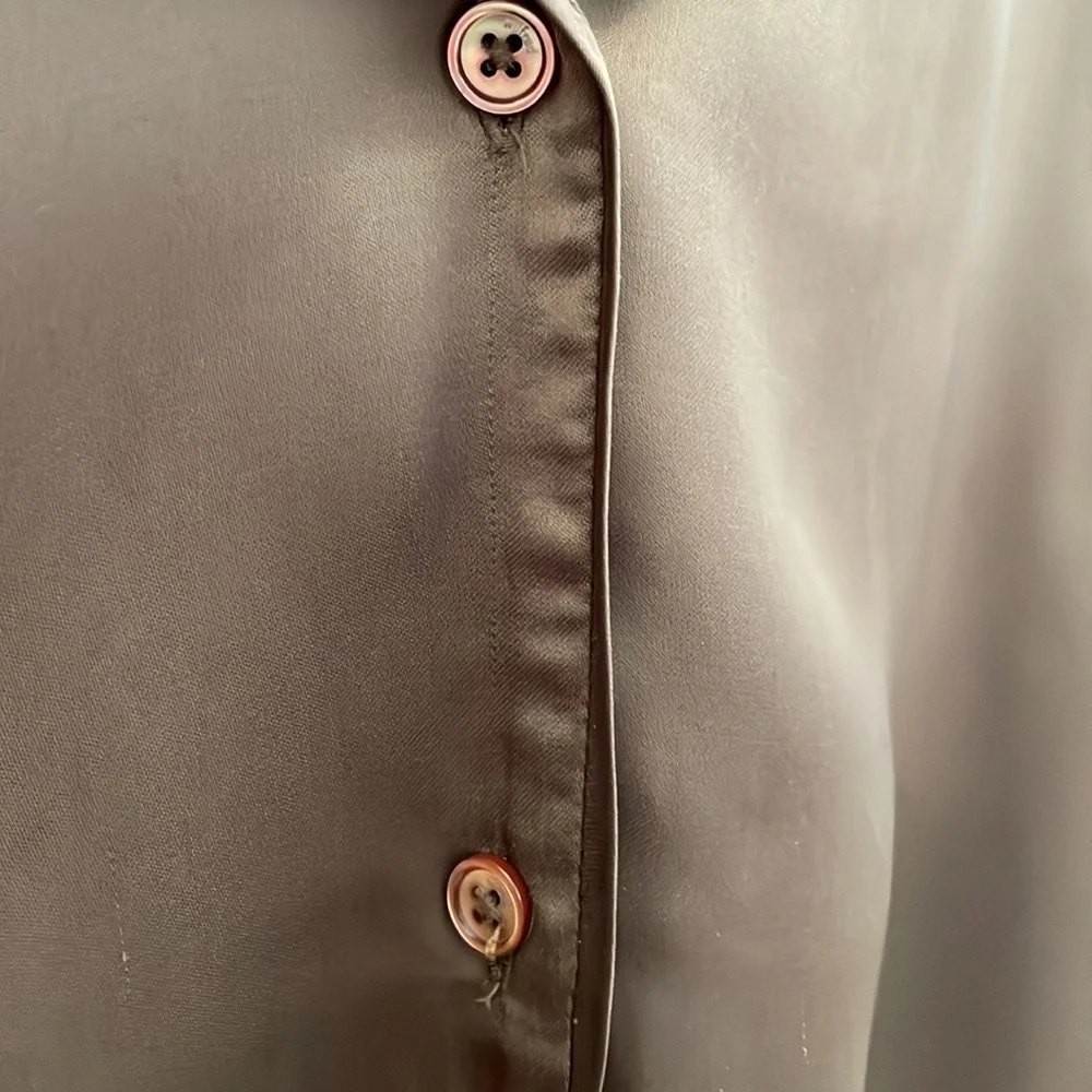 Aritzia Wilfred silky button up tie front blouse - Picture 6 of 12